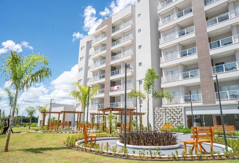 בית מלון כפרי Lagoa Eco Towers