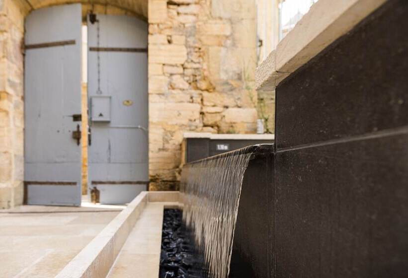 هتل Le Petit Manoir