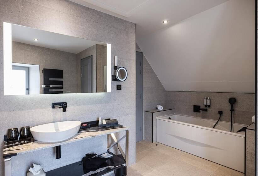 هتل Le Petit Manoir