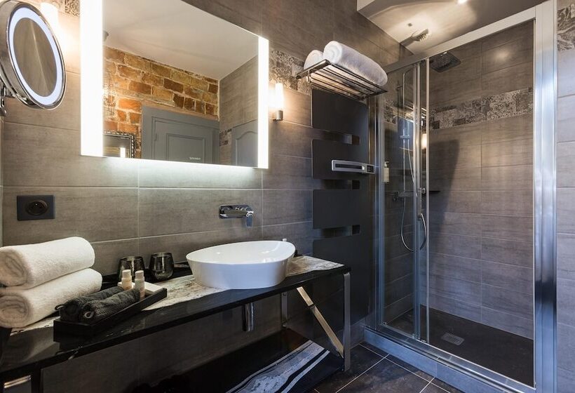 هتل Le Petit Manoir