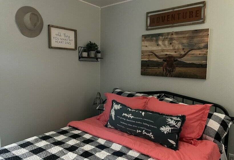 ホテル Millz Manor At Fall River Millz