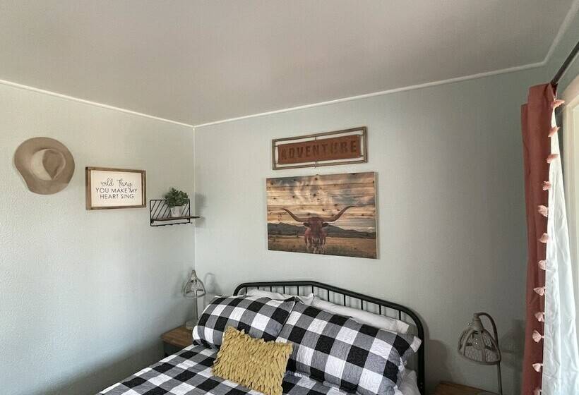 ホテル Millz Manor At Fall River Millz