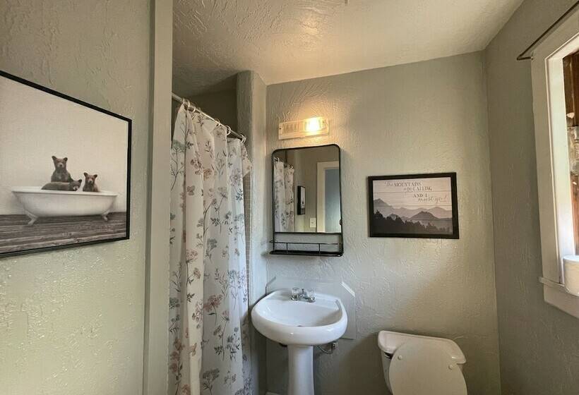 ホテル Millz Manor At Fall River Millz