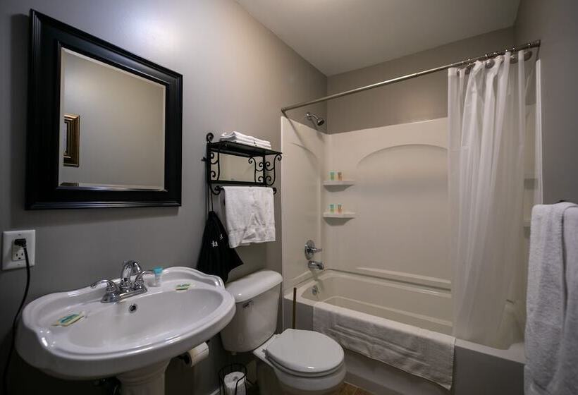 فندق Nauvoo Temple House