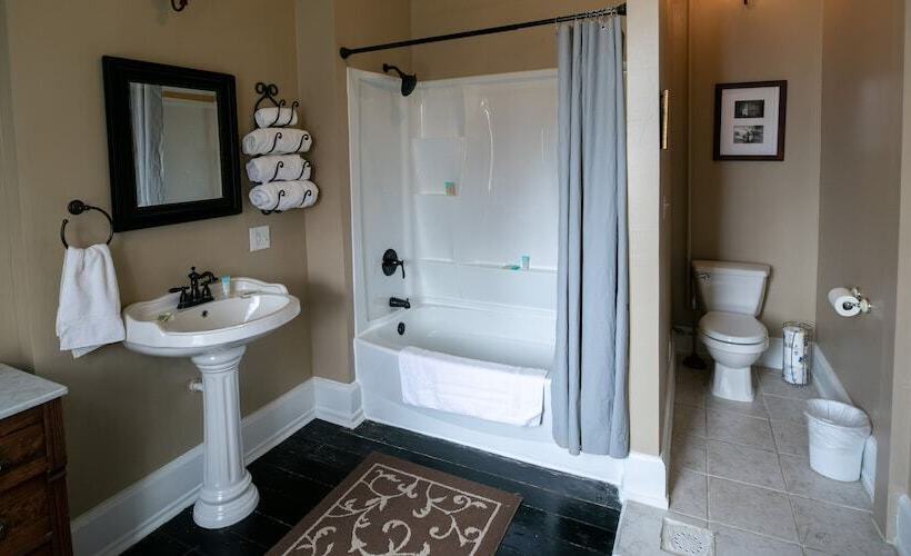 فندق Nauvoo Temple House