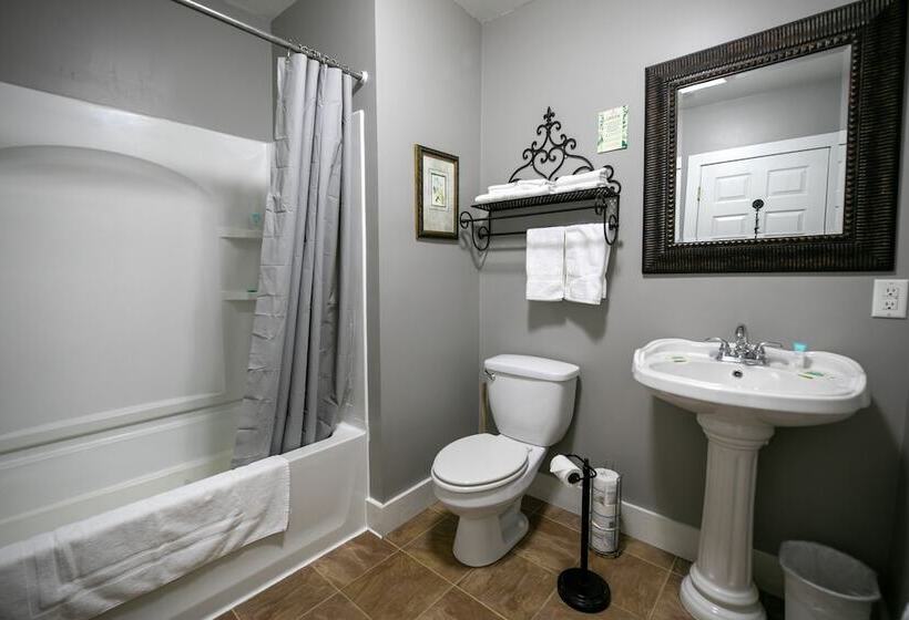 فندق Nauvoo Temple House