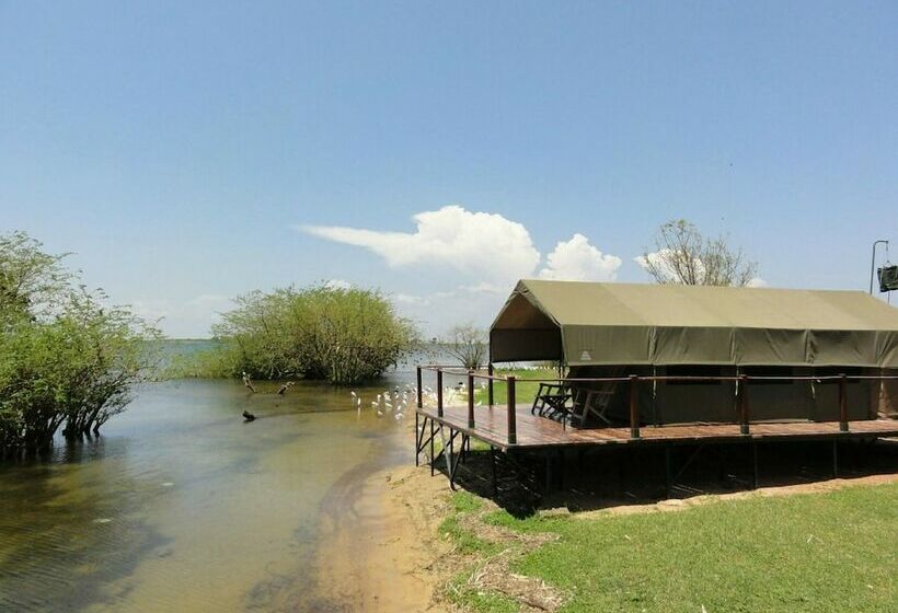 هتل Ngamba Island Tented Camp