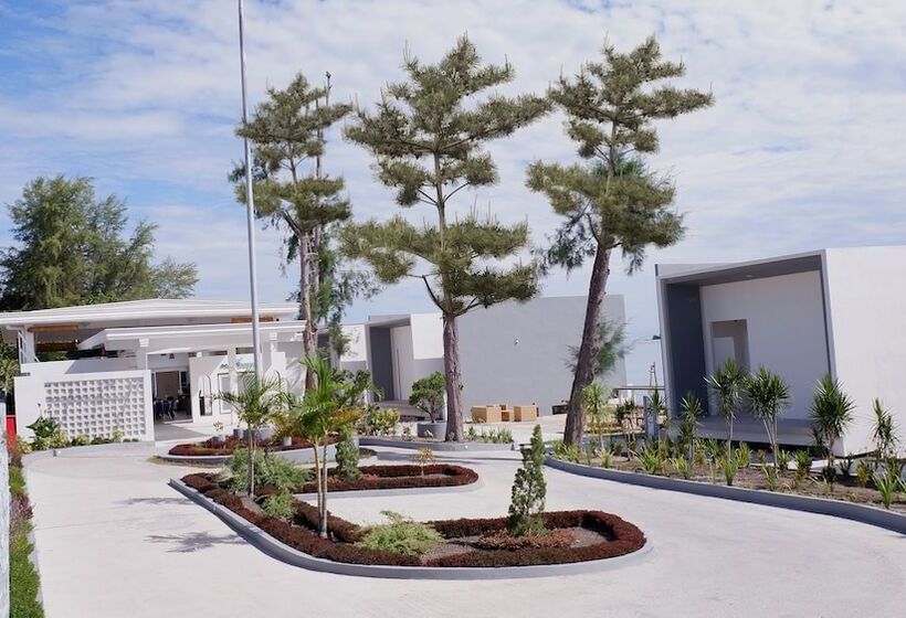 ホテル One Of A Kind Resort At Trikora Beach