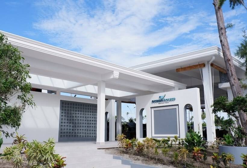 ホテル One Of A Kind Resort At Trikora Beach