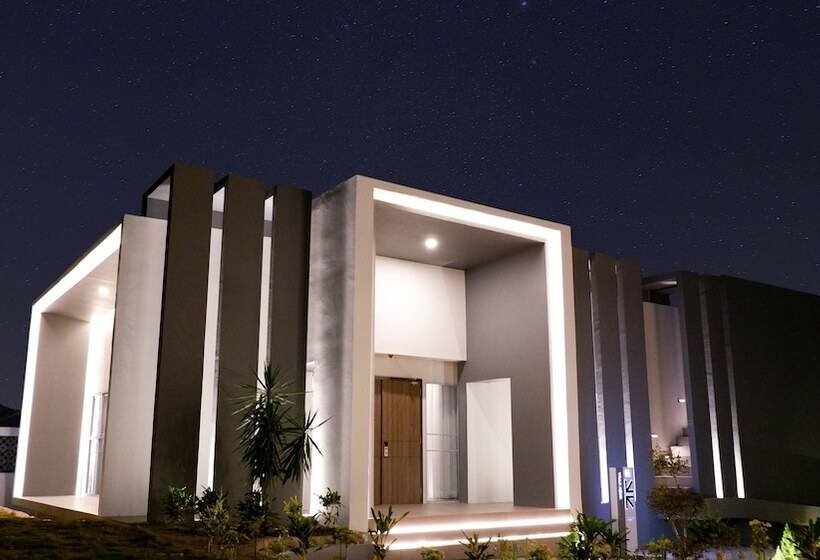 ホテル One Of A Kind Resort At Trikora Beach