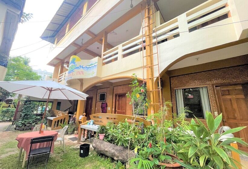 בית מלון כפרי Oyo 876 Escurel Inn Boracay