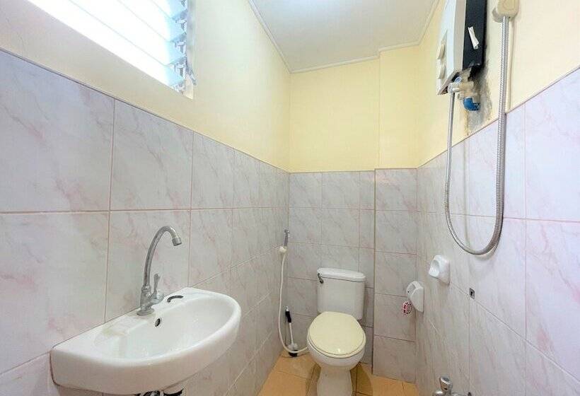 هتل Oyo 876 Escurel Inn Boracay