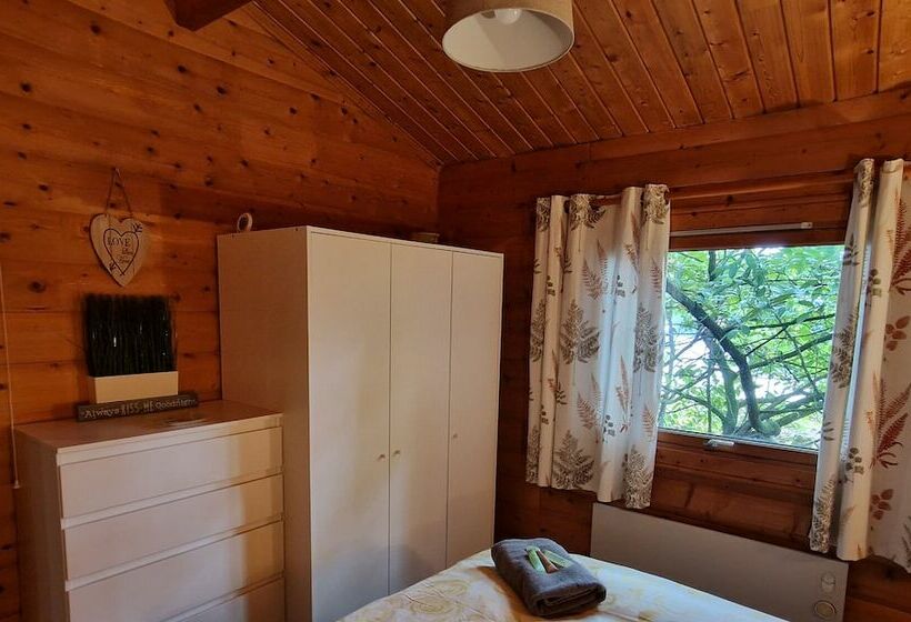 Отель Pineshadow Lodge Dog Friendly, Kenwick Park, Louth