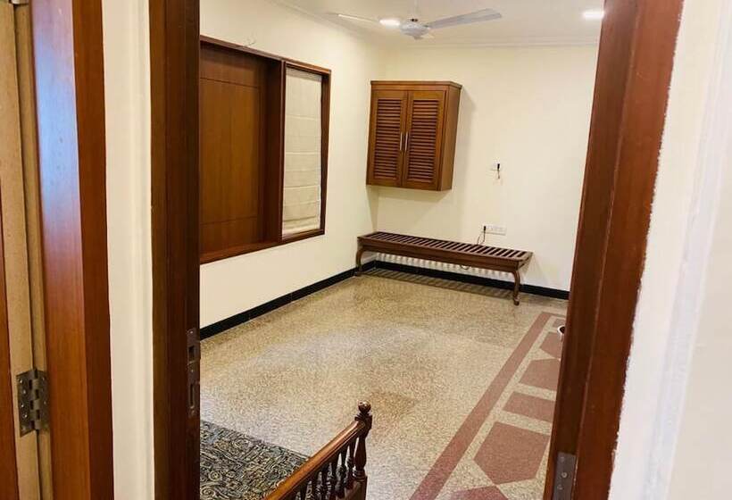 酒店 Purohit Holiday Resort