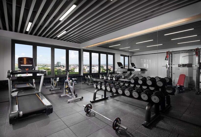 هتل Ramada Encore By Wyndham Jiusuo Downtown