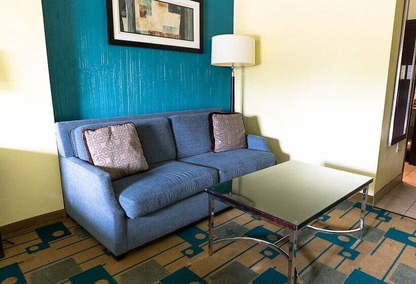 ホテル Rivers Inn And Suites