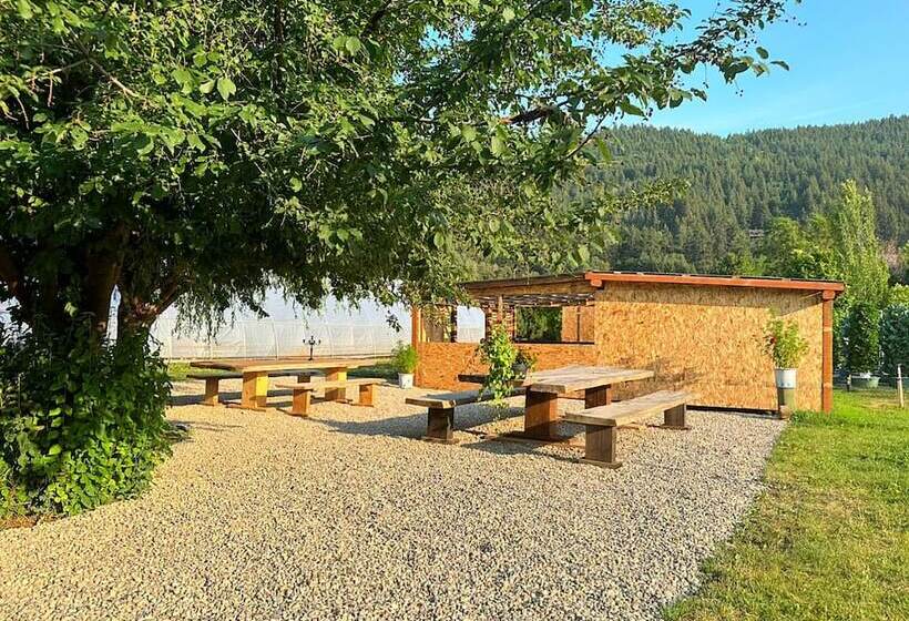 בית מלון כפרי Utopia Feels Botanical Glampground And Micro Farm