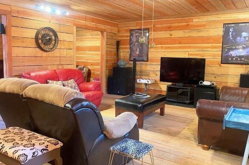 Landhotel Utopia Feels Botanical Glampground And Micro Farm