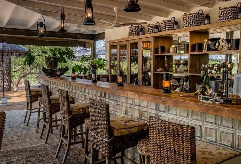 ホテル Safari Moon Luxury Bush Lodge