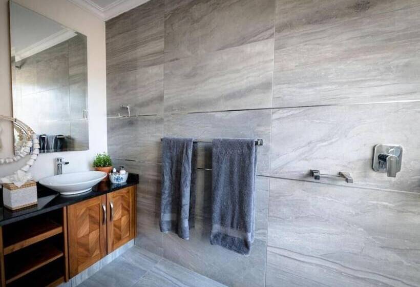 ホテル Safari Moon Luxury Bush Lodge