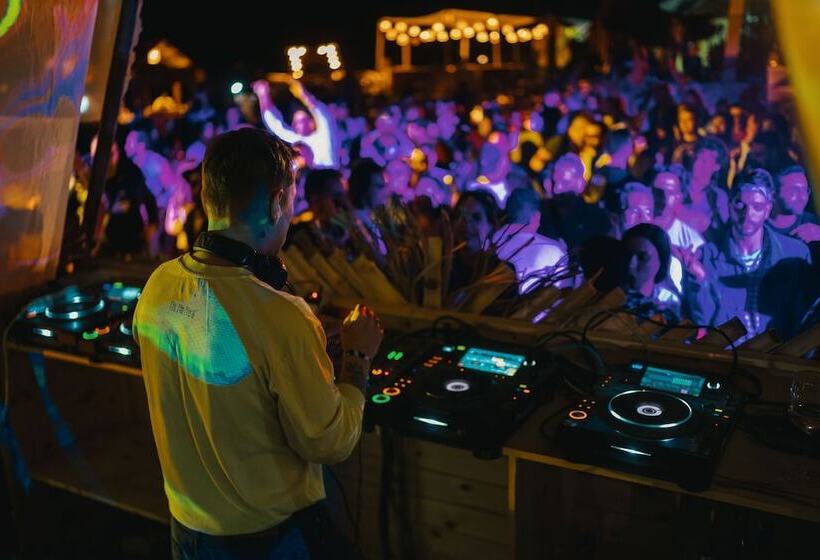 בית מלון כפרי Selina Nomad Camp Agafay