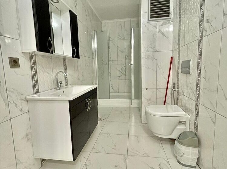 ホテル Shahin Golden