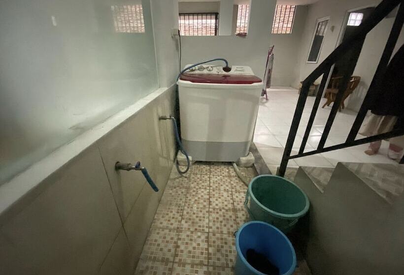 酒店 Spot On 91343 Kartika Guest House Syariah