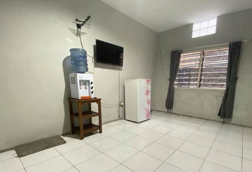 酒店 Spot On 91343 Kartika Guest House Syariah