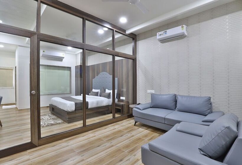 בית מלון כפרי Sr Regency