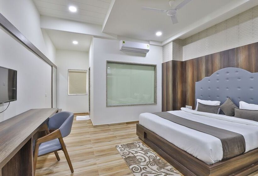 בית מלון כפרי Sr Regency