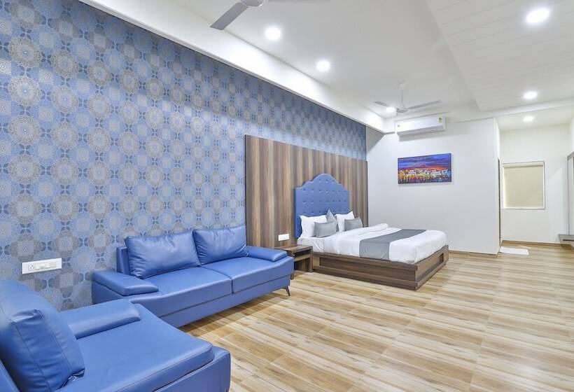 בית מלון כפרי Sr Regency