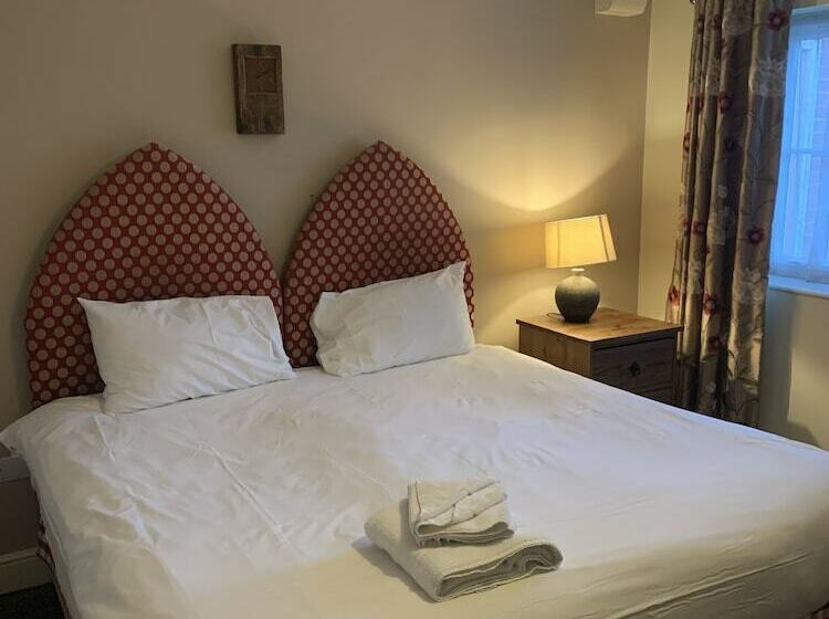 בית מלון כפרי The Barrington Arms