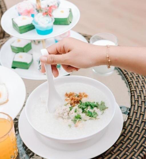 Отель The Pp. Beach Resort Thasala