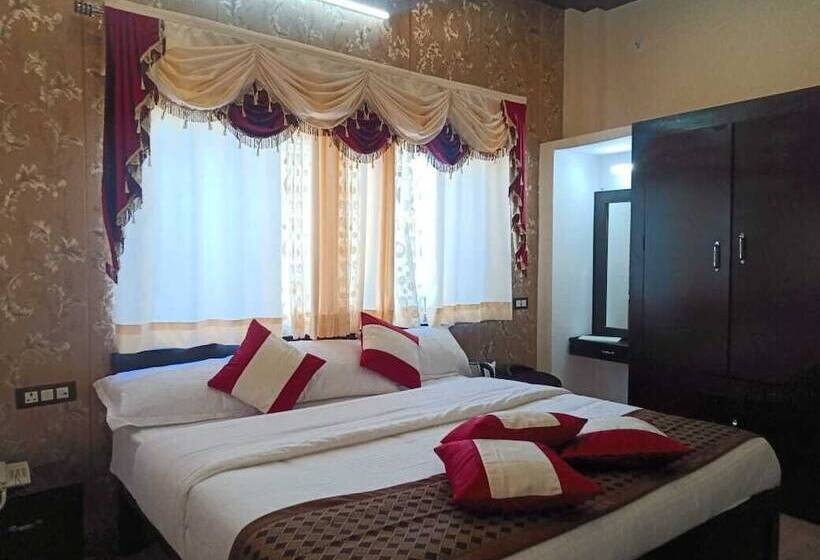 酒店 The Ranikhet Continental