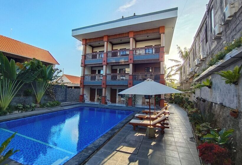 Отель The Tunjung Boutique Resort