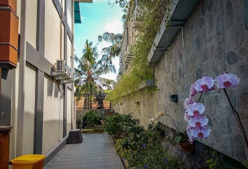 בית מלון כפרי The Tunjung Boutique Resort