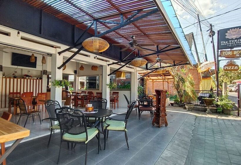 בית מלון כפרי The Tunjung Boutique Resort