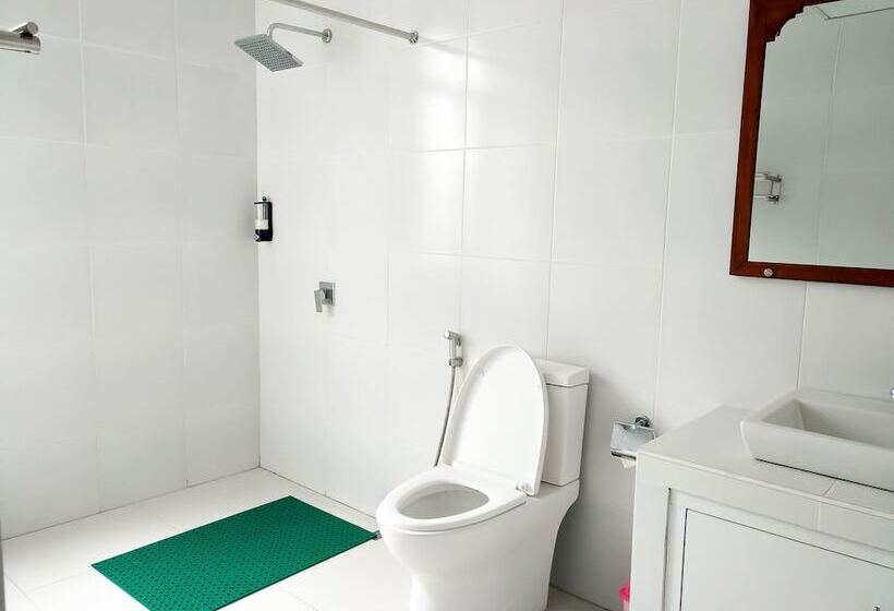 בית מלון כפרי The Tunjung Boutique Resort