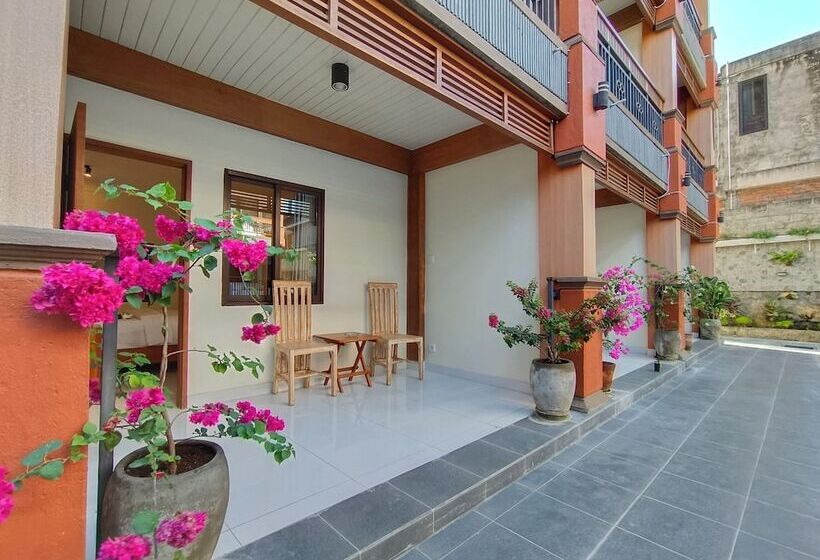 בית מלון כפרי The Tunjung Boutique Resort