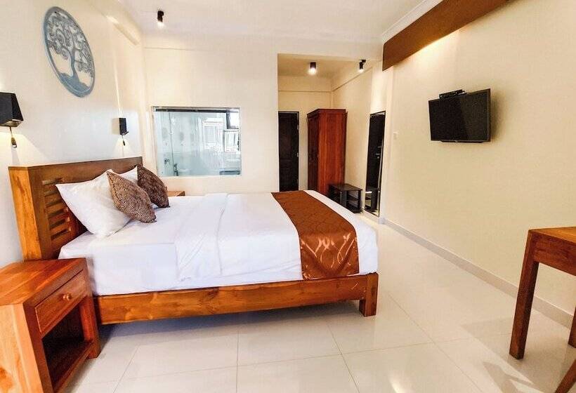 Отель The Tunjung Boutique Resort