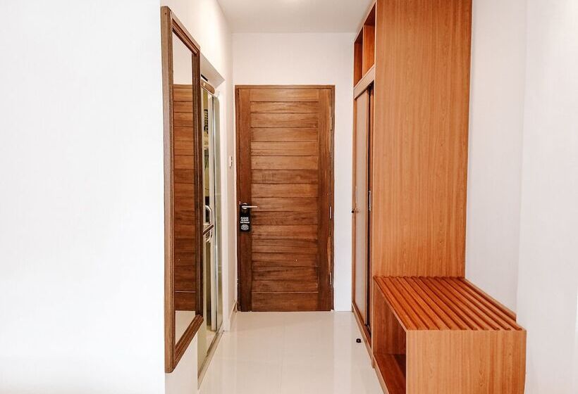 Отель The Tunjung Boutique Resort