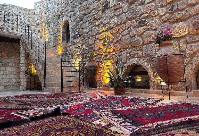 Отель Under Cave