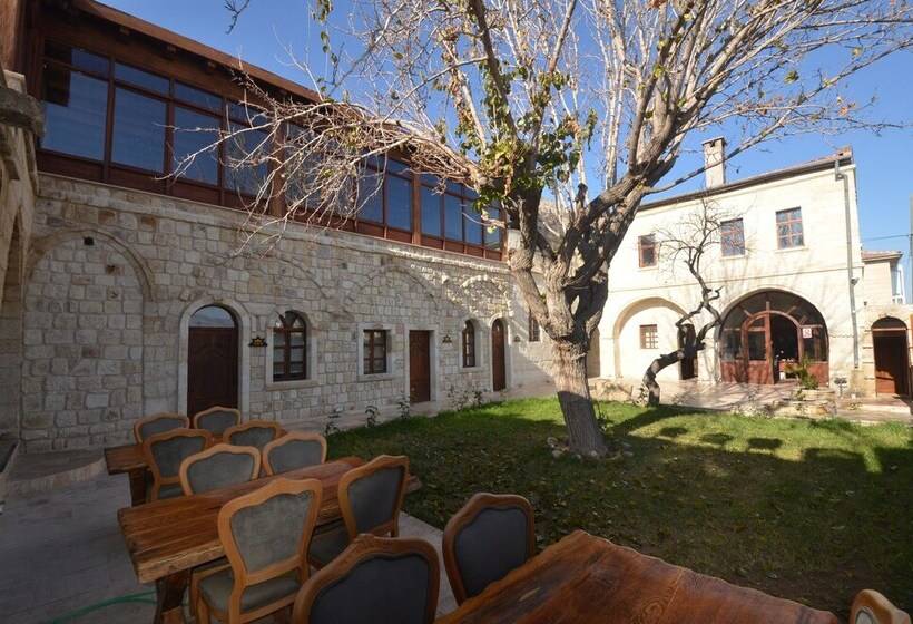 Отель Under Cave