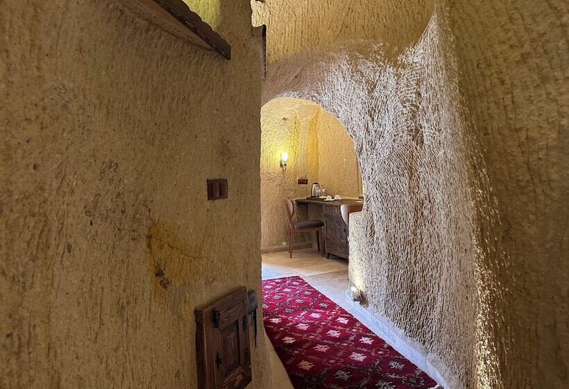 Отель Under Cave