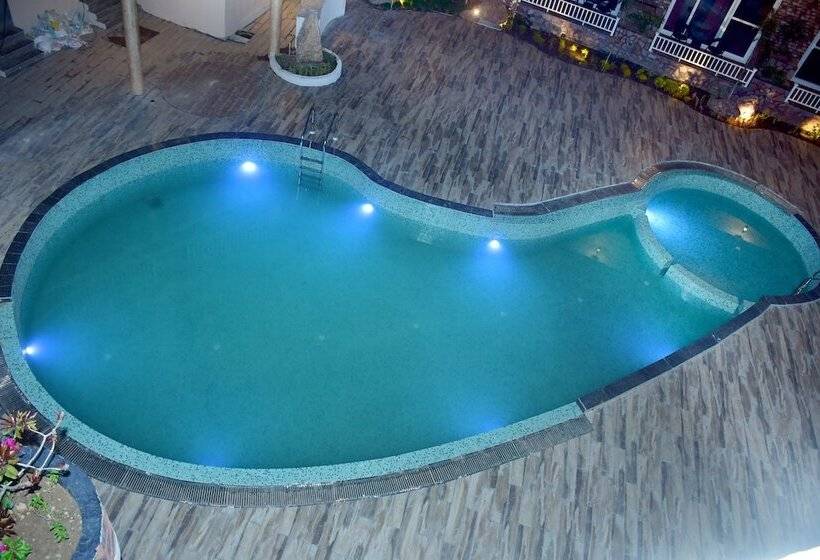 בית מלון כפרי Vow Resorts And Spa