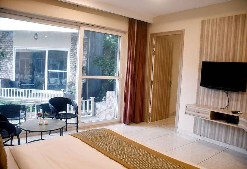 בית מלון כפרי Vow Resorts And Spa