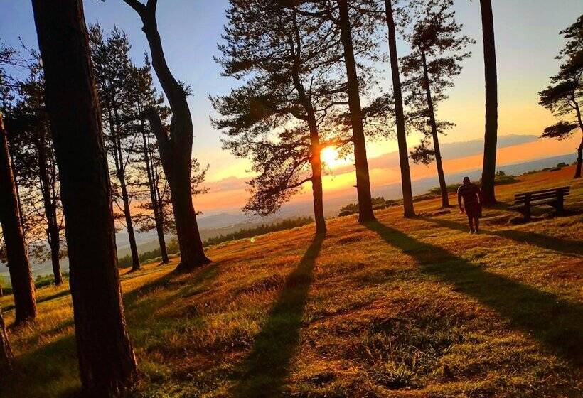 Impeccable 3 Bed 17th Century Luxury Cottage