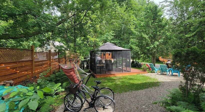 Kokomo Inn   Tropical Riverfront B&b