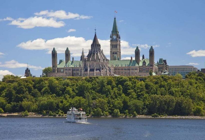 Kokomo Inn   Tropical Riverfront B&b