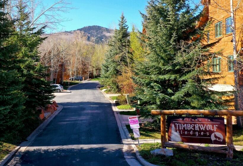 Lazy Bear Log Cabin Canyons Park